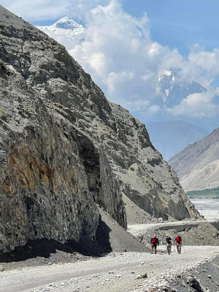 Poczatek trekkingu w Mustangu - wyjscie z Khagbeni