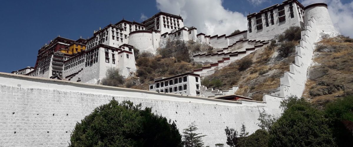 Lhasa klasztor Potala fot. Jerzy Kostrzewa