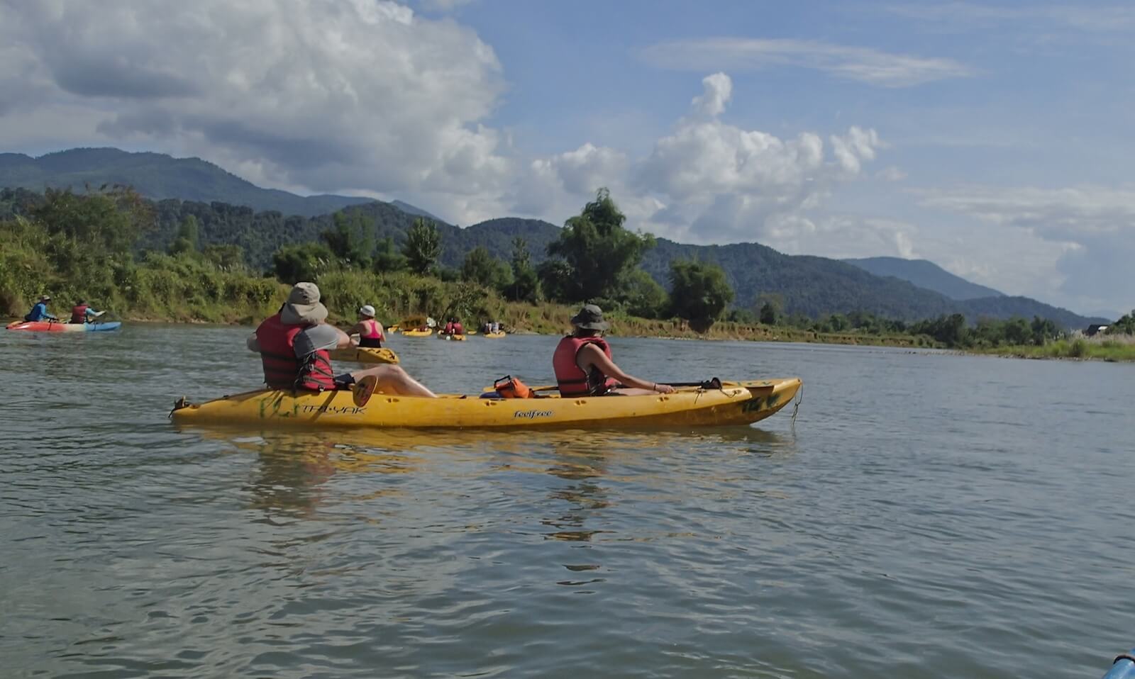Spływ rzeką Nang Song - Laos - fot. Jerzy Kostrzewa