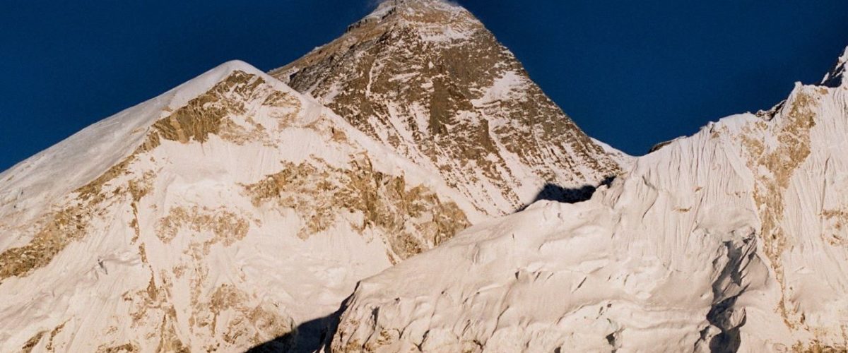 Everest widok z Kalapatar fot. Jerzy Kostrzewa